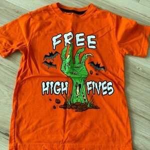 Glow in the Dark Halloween tee size Small 6/7